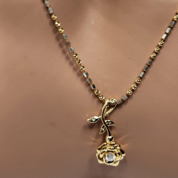 Flower Diamond Urn Pendant, Keepsake Ash Holder, Urn Jewelry for ashes, Memorial - Picture 3 of 6